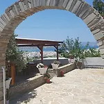 アパートホテル Petros & Naxos City
