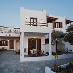 アパートホテル Petros & Naxos City