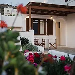 アパートホテル Petros & Naxos City