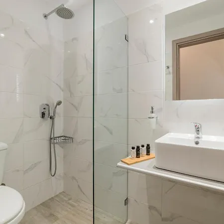 Petros Studios&suites 4*