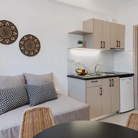 Petros Apartahotel