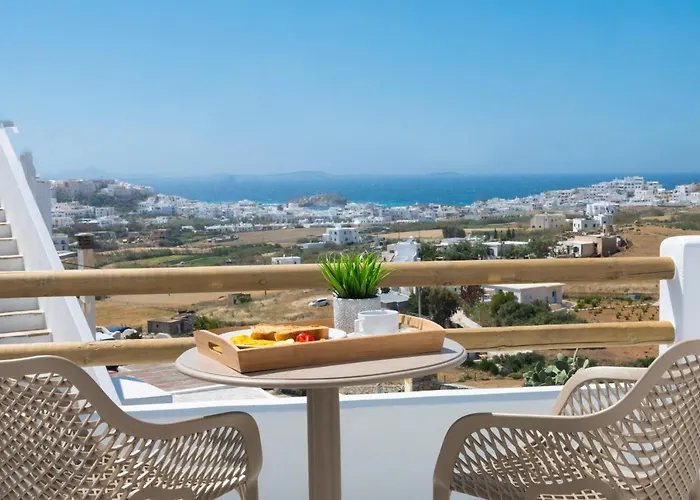 Petros & 3* Naxos City