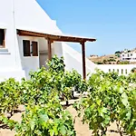 Petros Studios&suites 4*