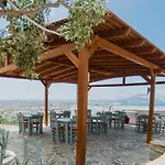 Petros Studios&suites 4*