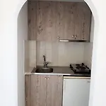 Petros Studios&suites Naxos City