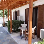 Apartahotel Petros Studios&suites 4*