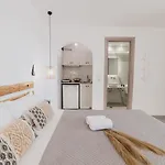 Apartahotel Petros Studios&suites 4*