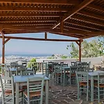 Petros Studios&suites Naxos City