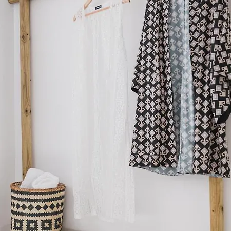 Petros & Apartmanhotel 3*