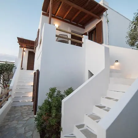 Petros & Aparthotel 3*