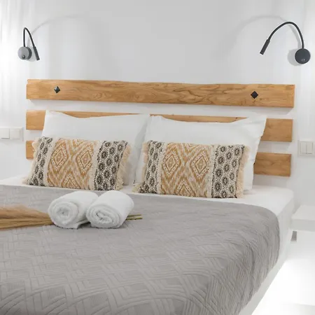 Petros & 3* Naxos City