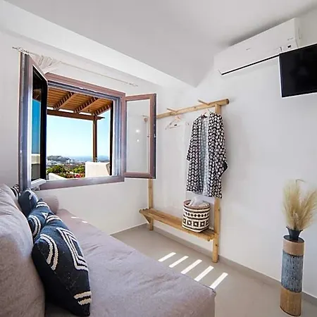 Petros & 3* Naxos City