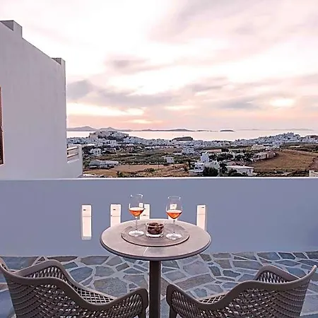 Petros & 3* Naxos City