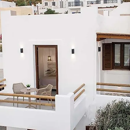 Petros & Naxos City