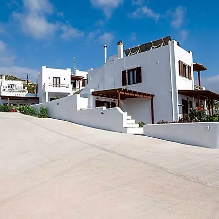 Petros & 3* Naxos City