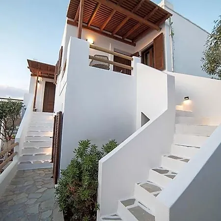 Petros & Aparthotel 3*