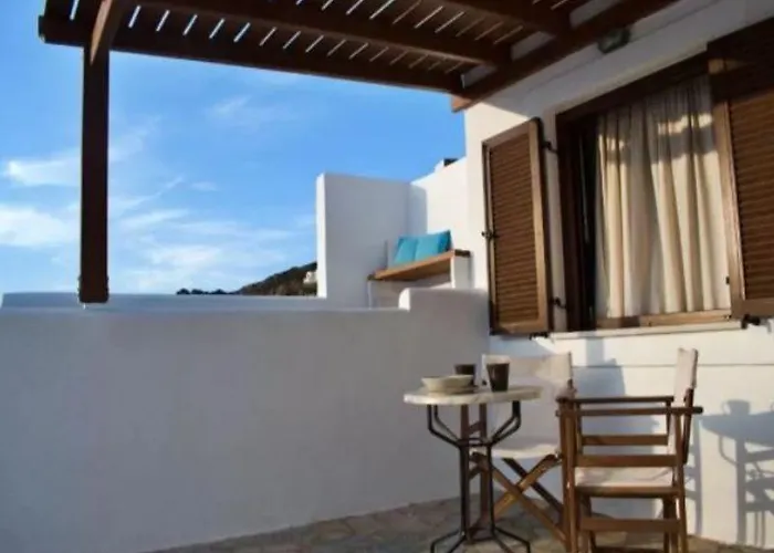 Petros & 3* Naxos City