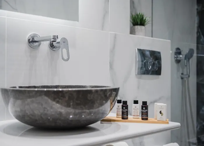 Petros & 3* Naxos City