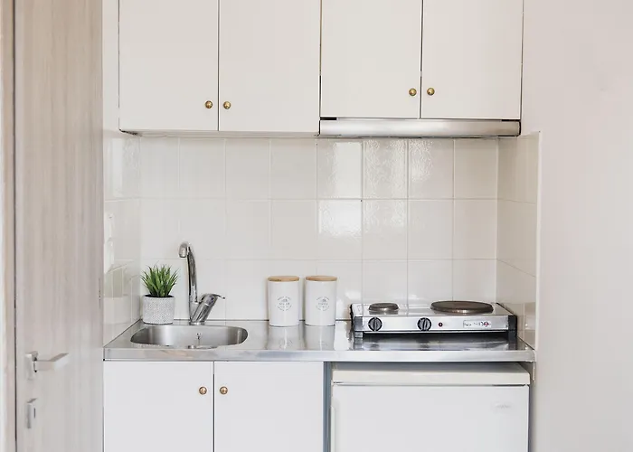 Petros & 3* Naxos City